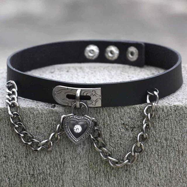 Chained Lock Heart Choker